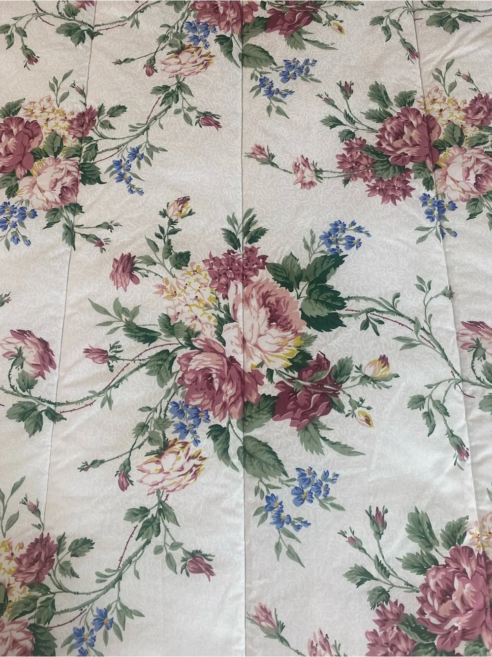 Fieldcrest Vintage Floral Quilted Comforter in White, Pink & Green Queen